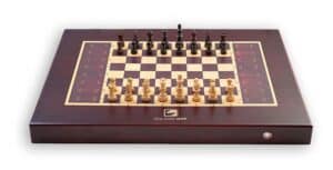 electronic chess board with self moving pieces